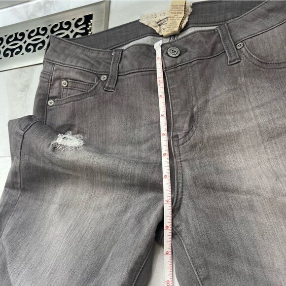 Altar’d state grey skinny distressed stretch jeans - Picture 9 of 10